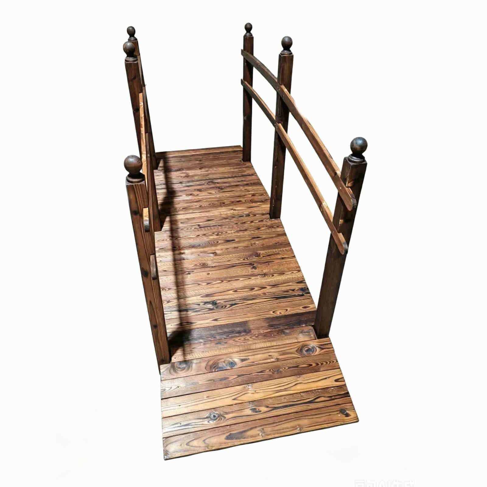 Kuusipuusta valmistettu puutarhasilta, kaareva silta kaiteella, säänkestävä, 500 kg:n kantavuus, 230 x 73 x 108 cm